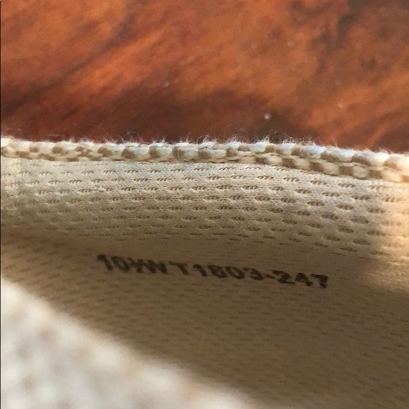 Trotters size 10.5 Wide tan flats - Picture 2 of 6